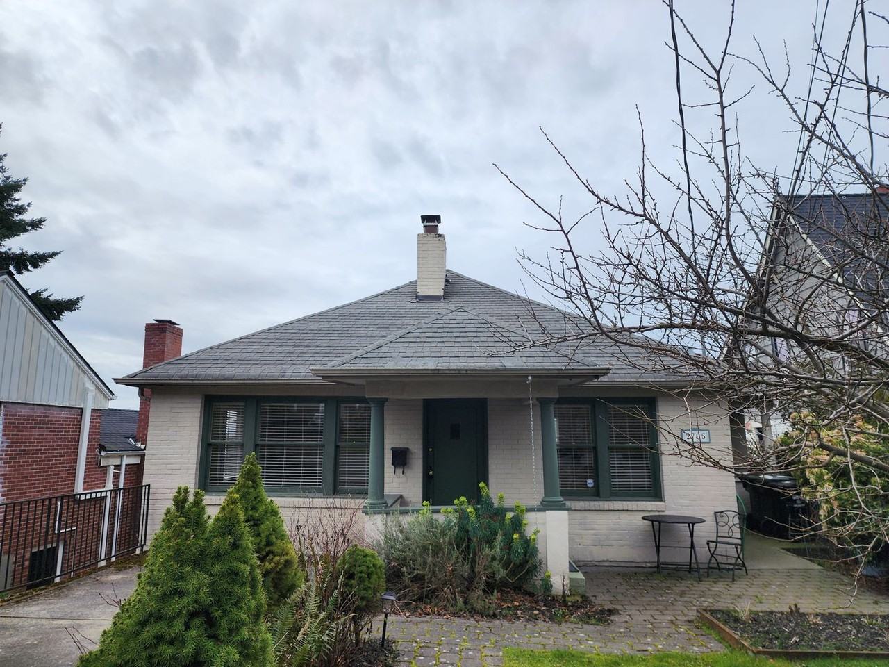 2705 11th Ave W
