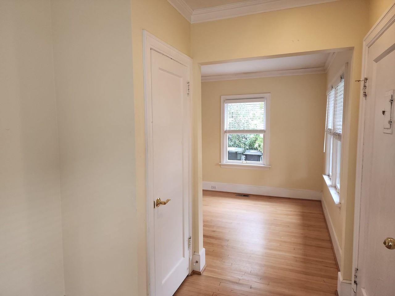 2705 11th Ave W - Photo 2 of 35