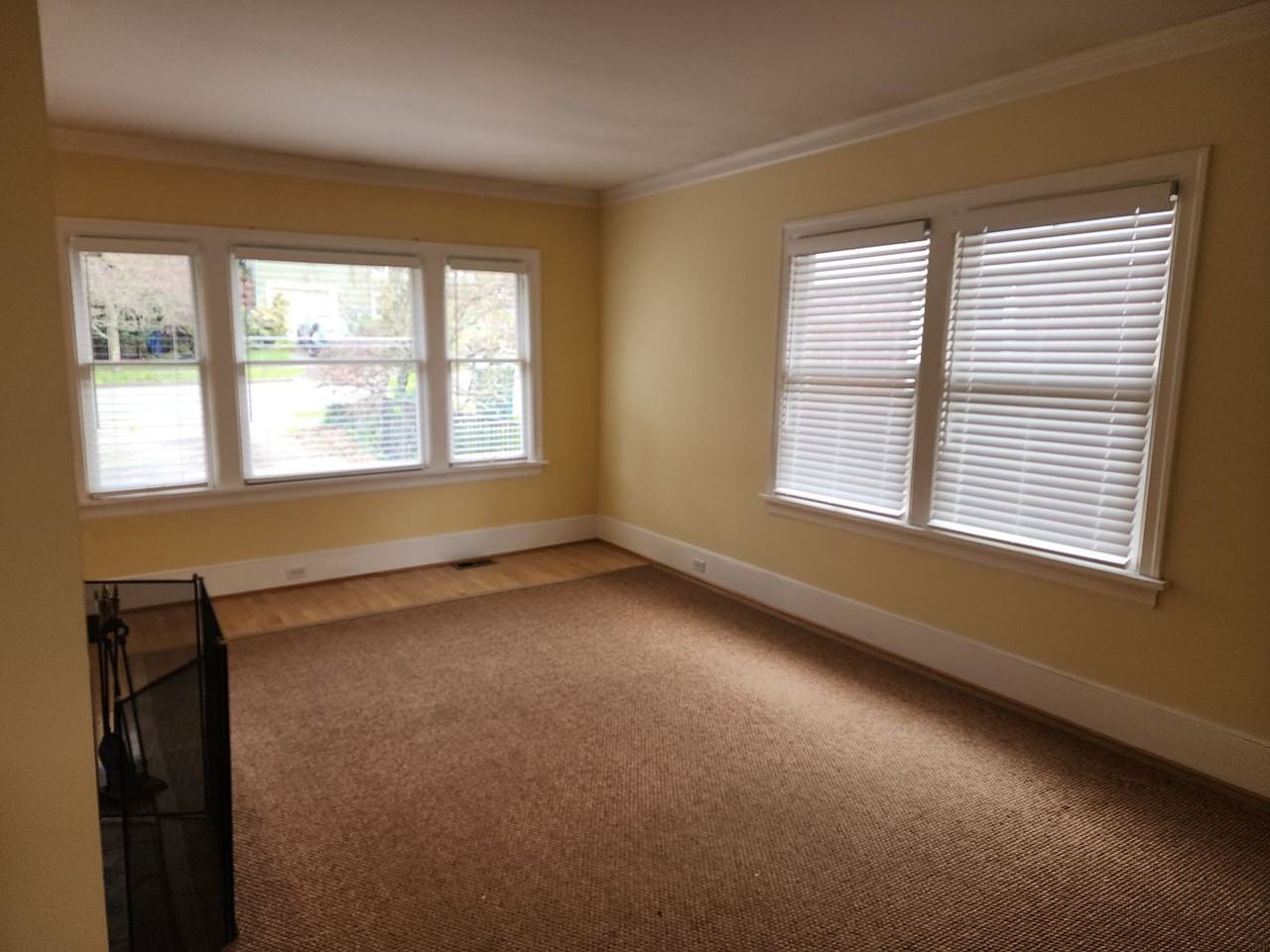 2705 11th Ave W - Photo 4 of 35