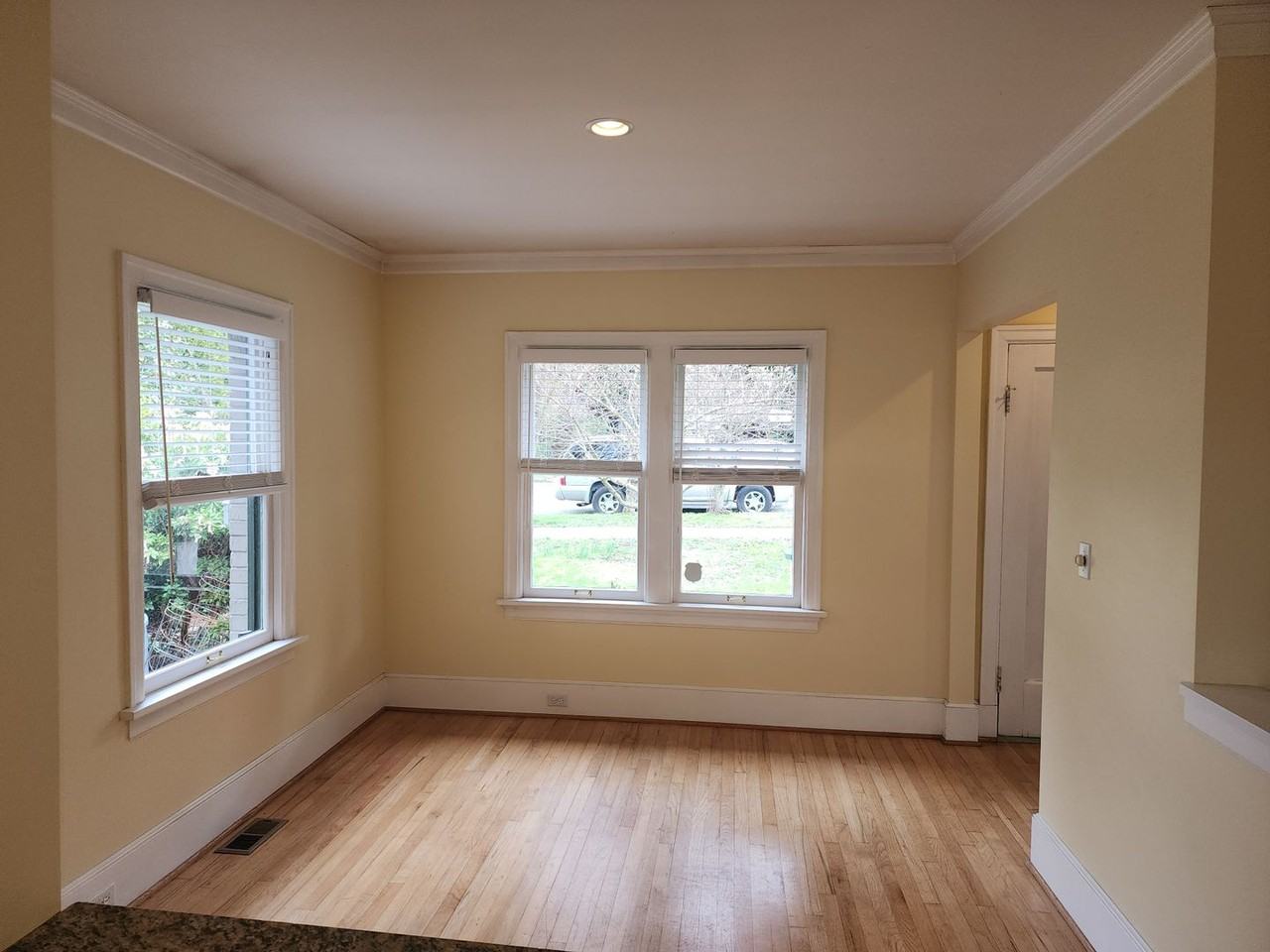 2705 11th Ave W - Photo 6 of 35