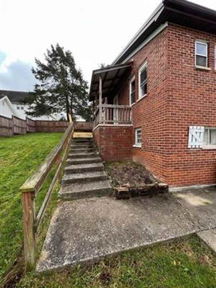 60 W Lincoln St - Photo 3 of 15