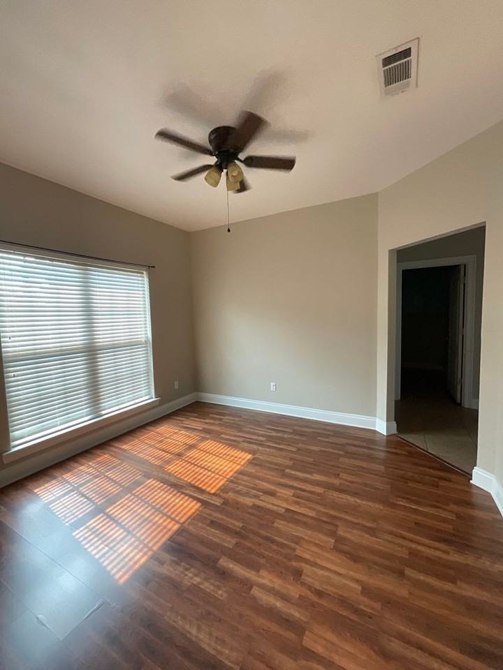 522 Hickory Ridge Rd - Photo 2 of 16