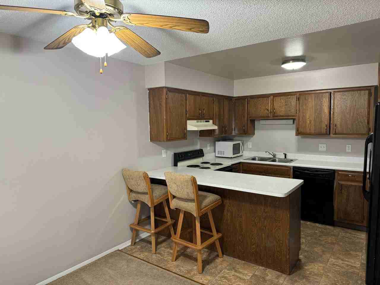 1265 N 17th St - Photo 4 of 24