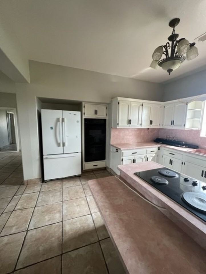 1002 E Hosking Ave - Photo 5 of 11