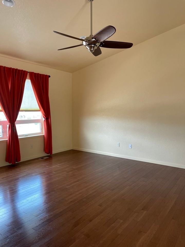 422 Storm Ridge Dr - Photo 5 of 23