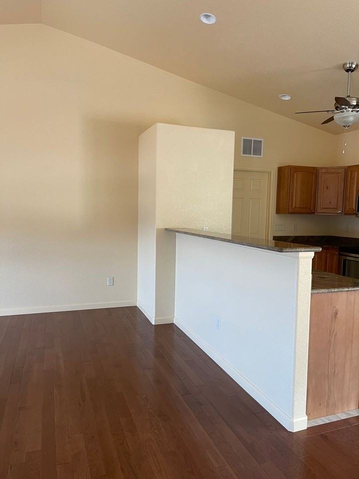 422 Storm Ridge Dr - Photo 6 of 23