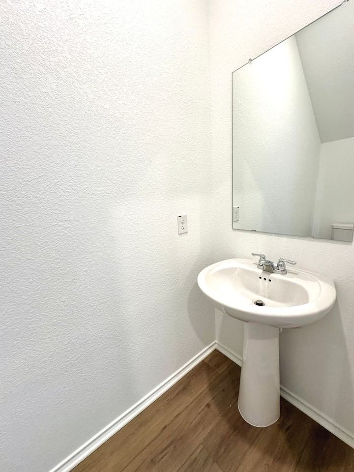 876 Rancho Del Cielo Loop - Photo 3 of 27