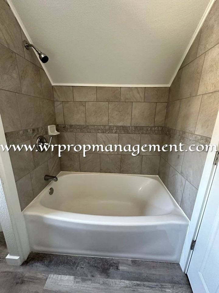 5864 Merle St - Photo 2 of 13