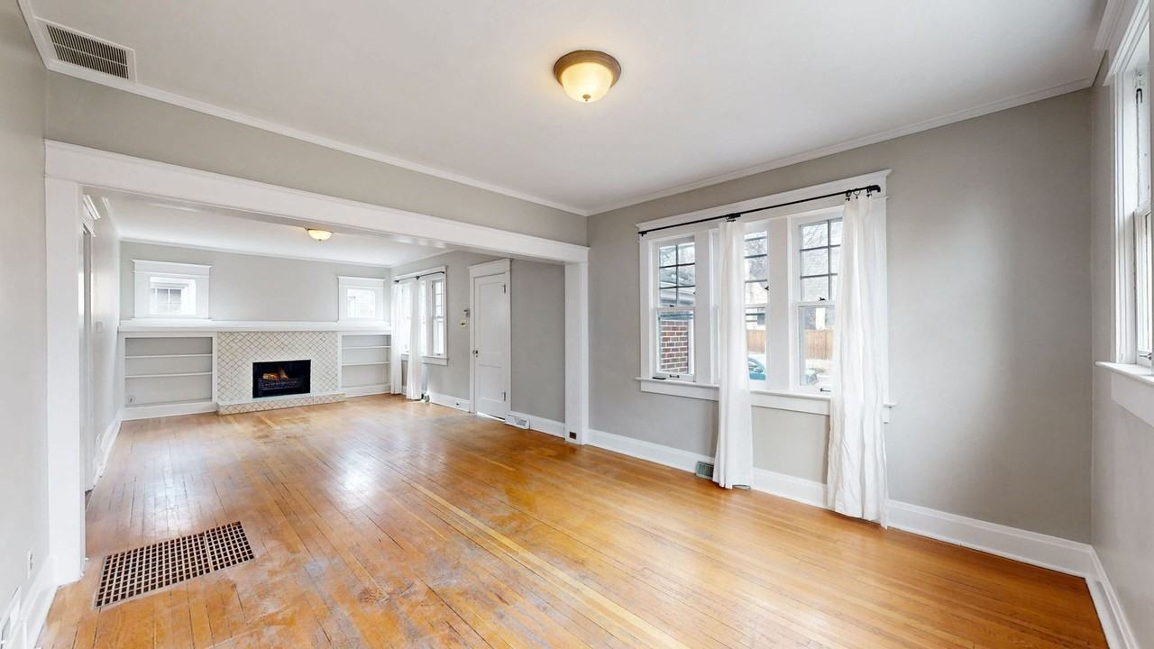 712 Harrison St - Photo 4 of 34