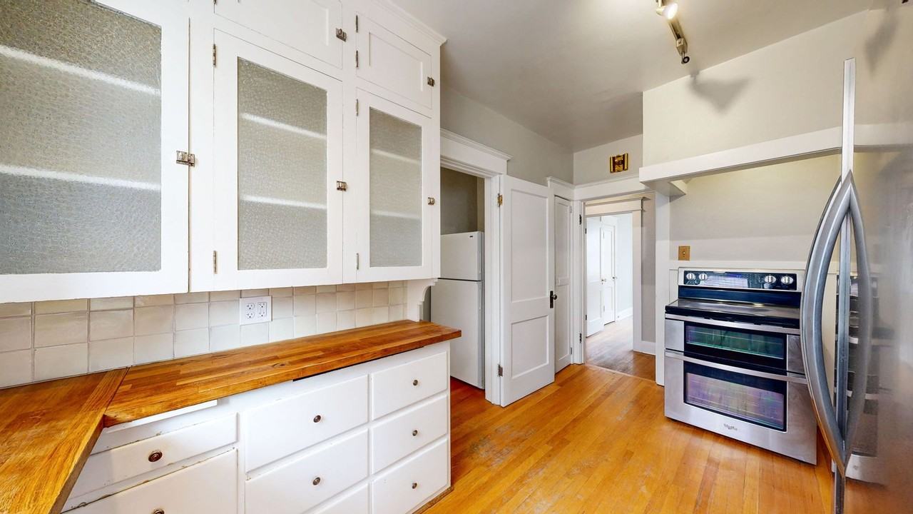 712 Harrison St - Photo 7 of 34