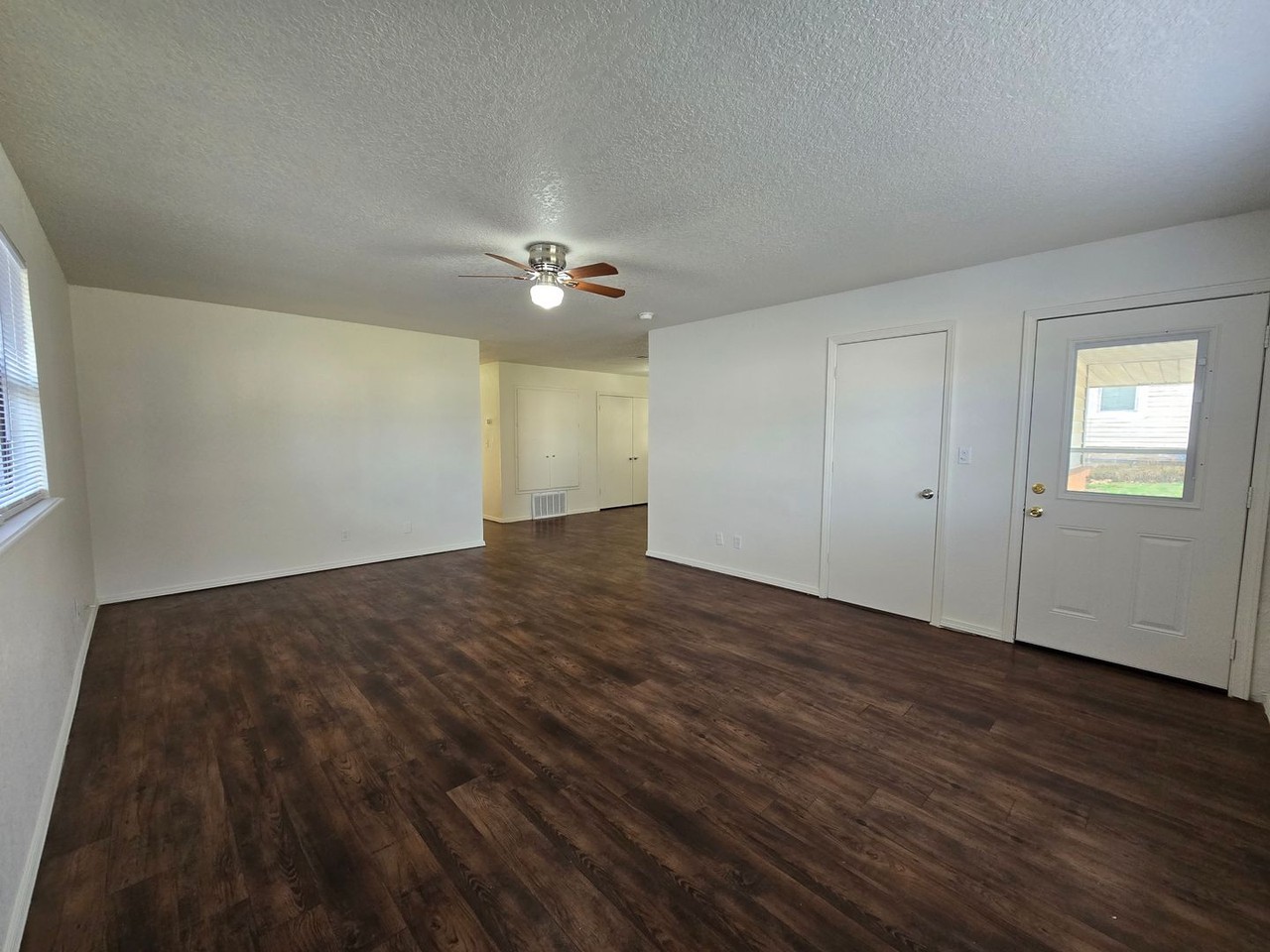 807 N Beard Ave - Photo 2 of 33