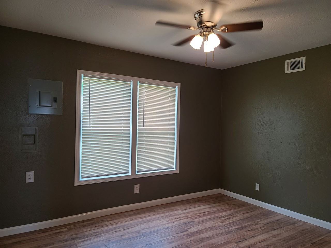 2023 10th St - Photo 5 of 21