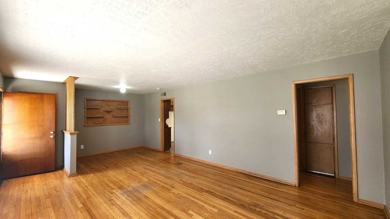 209 W Coe Dr - Photo 7 of 38