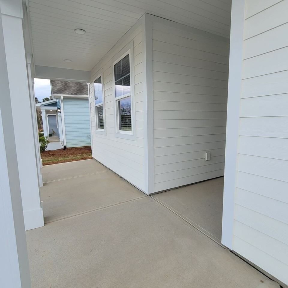 7120 Foxhollow Ln - Photo 3 of 31