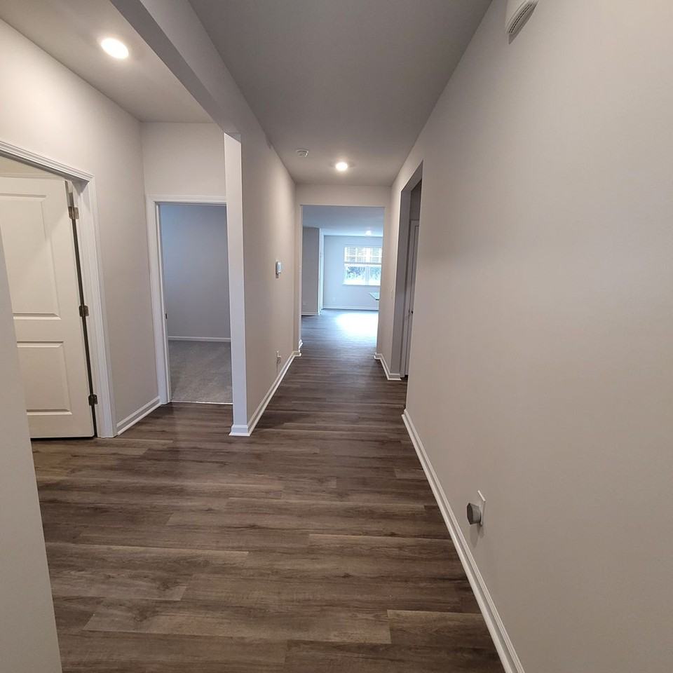 7120 Foxhollow Ln - Photo 6 of 31