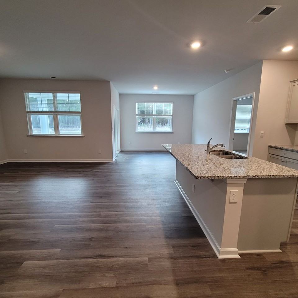 7120 Foxhollow Ln - Photo 7 of 31