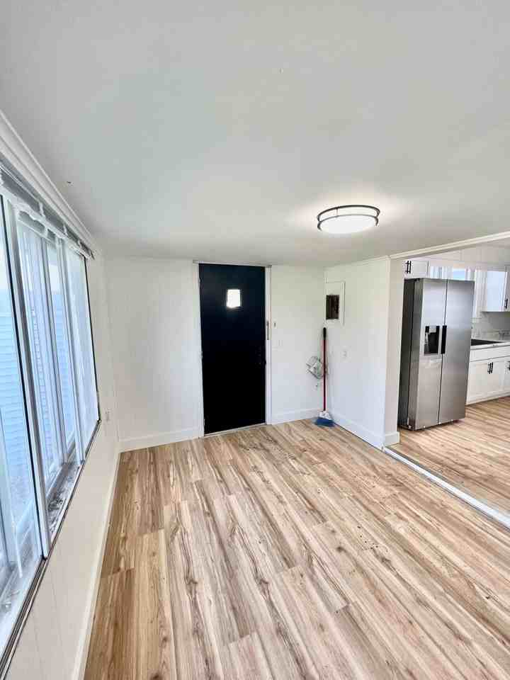 416 Henry St - Photo 7 of 44