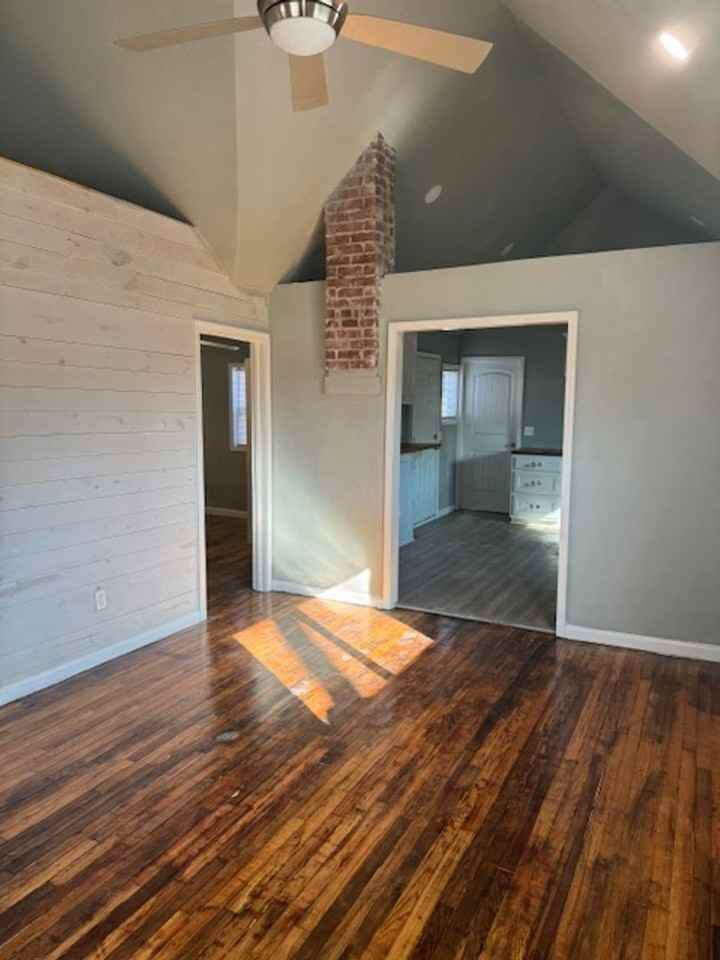 803 W Cherokee St - Photo 3 of 29