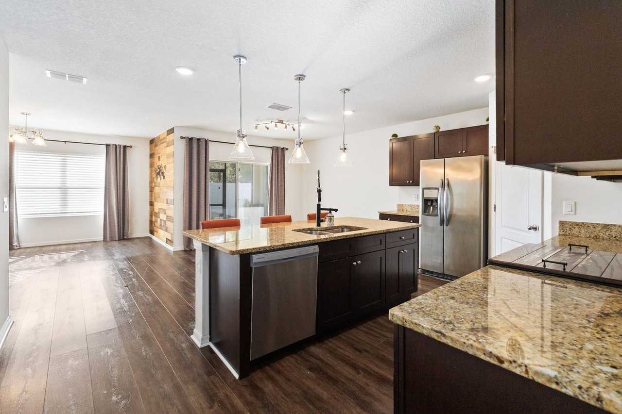 1803 Rain Lily Pl - Photo 5 of 48