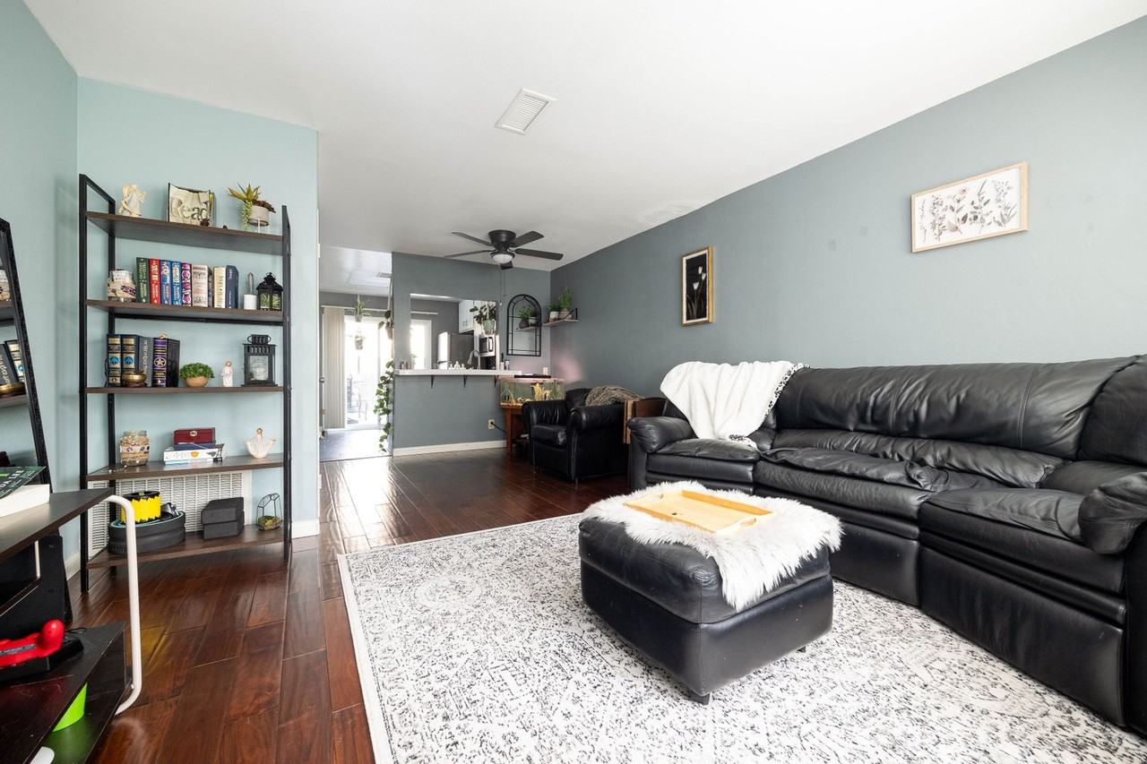 10331 Restful Ct - Photo 3 of 20