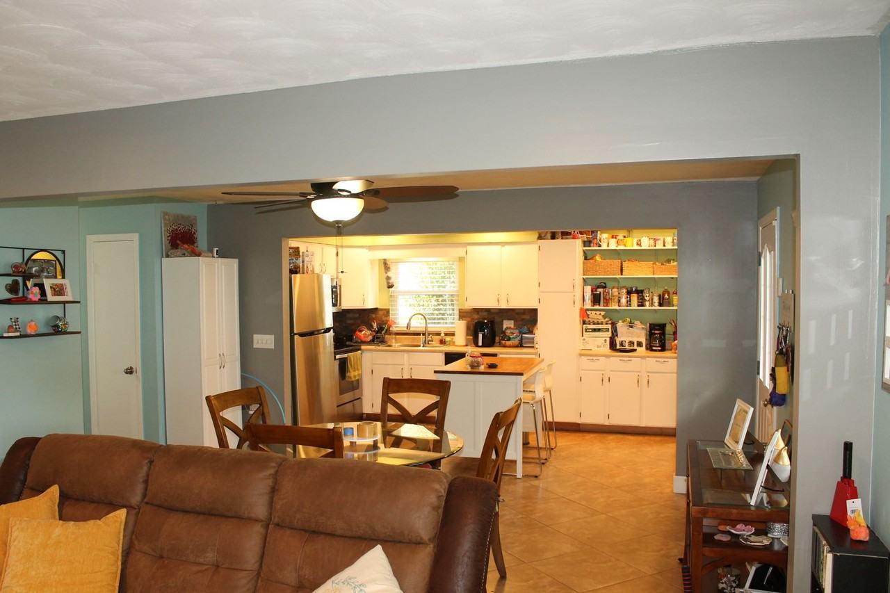 2201 Spring Hollow Dr - Photo 2 of 22