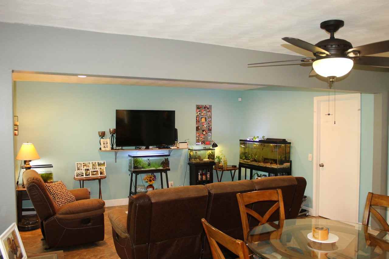 2201 Spring Hollow Dr - Photo 3 of 22