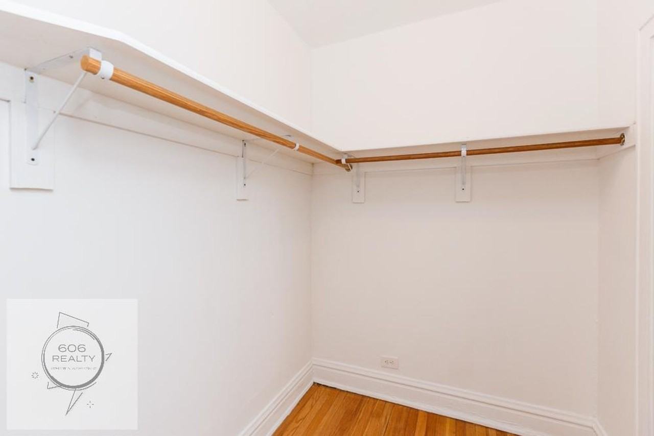 Cozy Forest Park Apts Available! - Photo 5 of 5