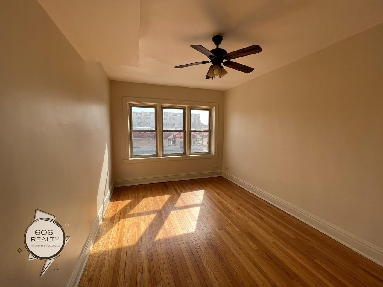 Bright and Sunny Forest Park Apts! - Photo 5 of 22