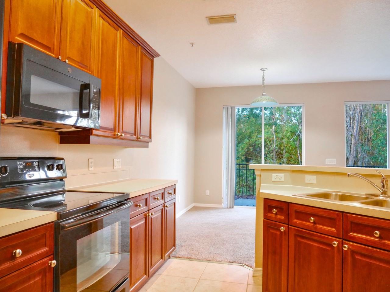 590 Pinebranch Cir - Photo 4 of 23