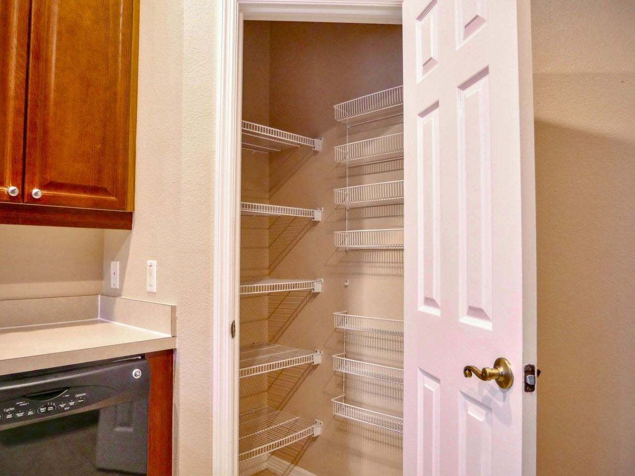 590 Pinebranch Cir - Photo 5 of 23