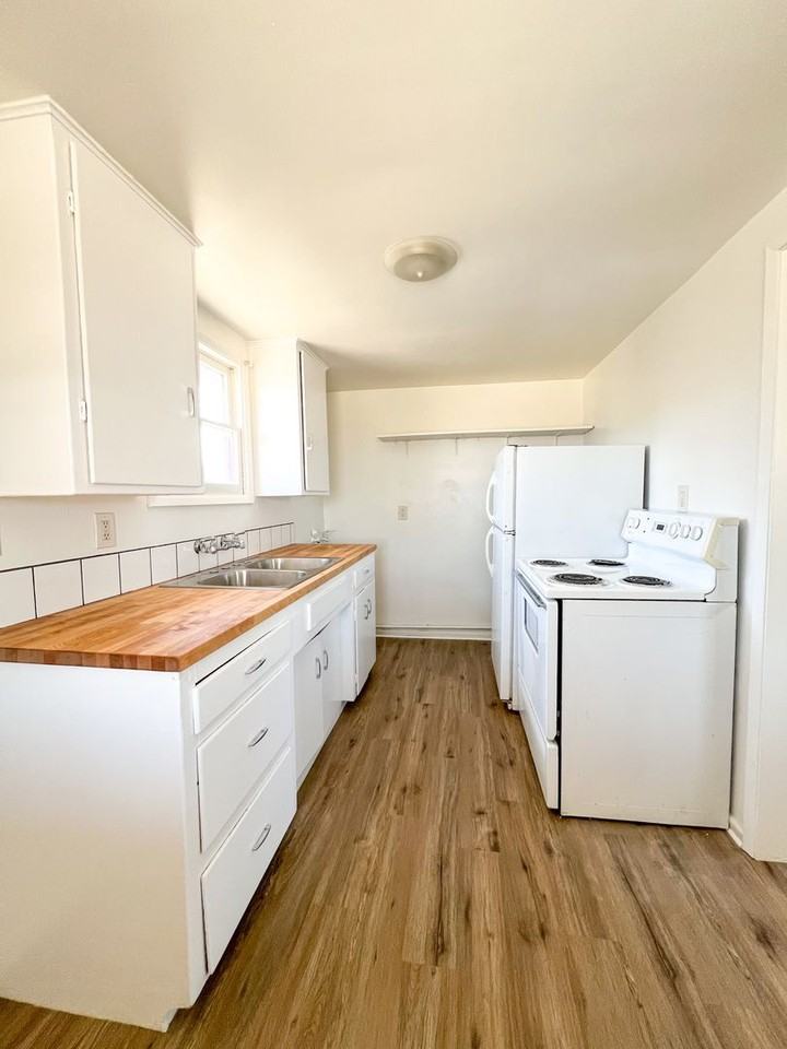 6067 Abronia Ave - Photo 4 of 12