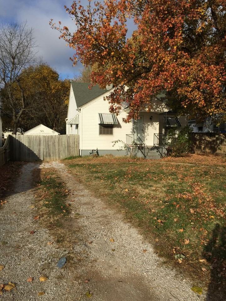 1051 S New Ave - Photo 3 of 13