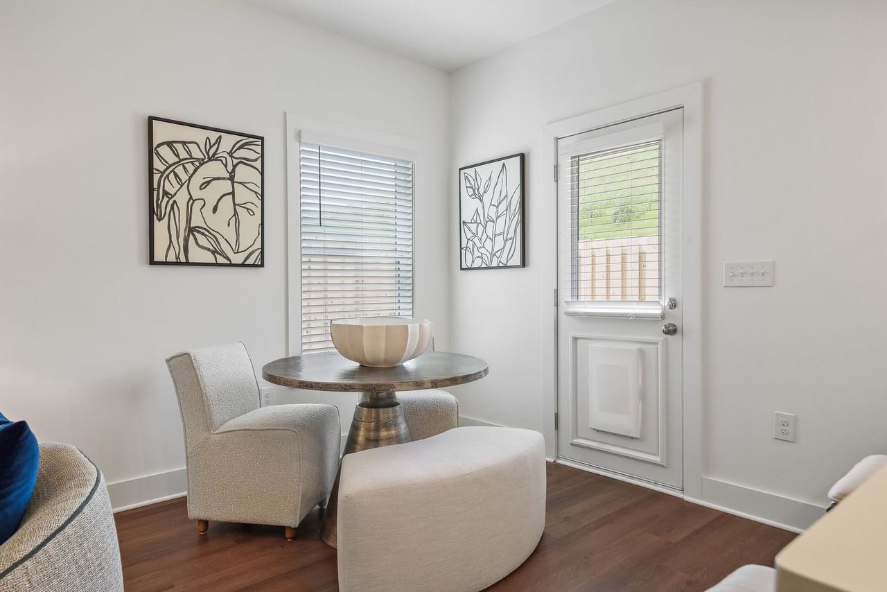 152 Huntley Parkway - Photo 2 of 34