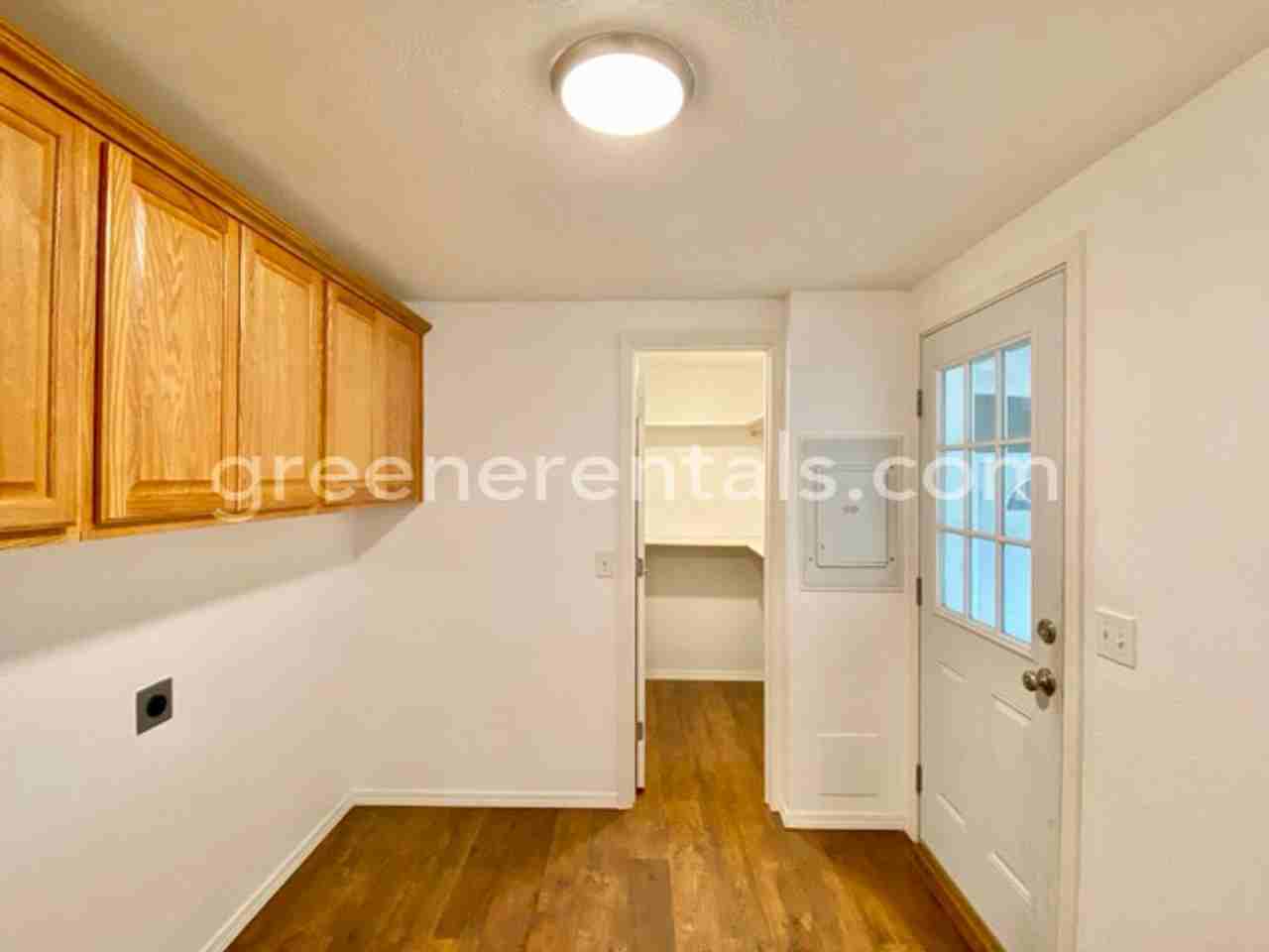 6733 5th Ct Se - Photo 4 of 34