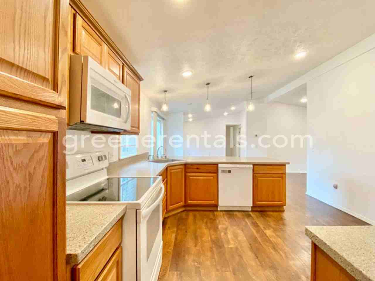 6733 5th Ct Se - Photo 6 of 34