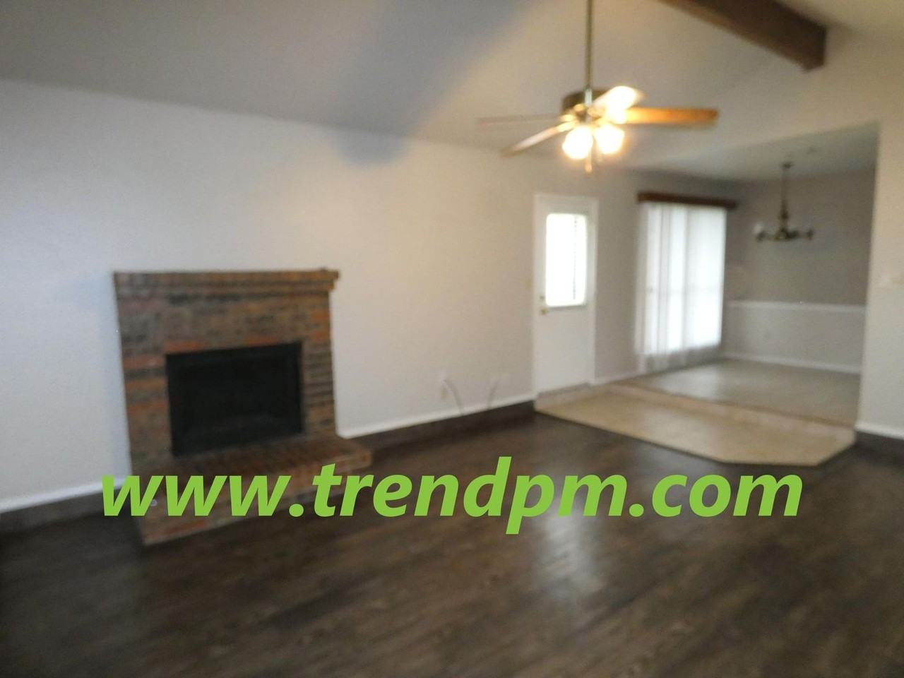 412 Asbury Dr - Photo 2 of 13