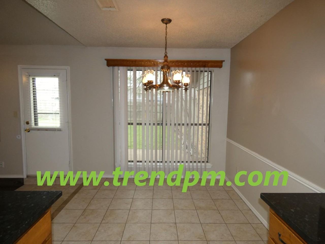 412 Asbury Dr - Photo 4 of 13