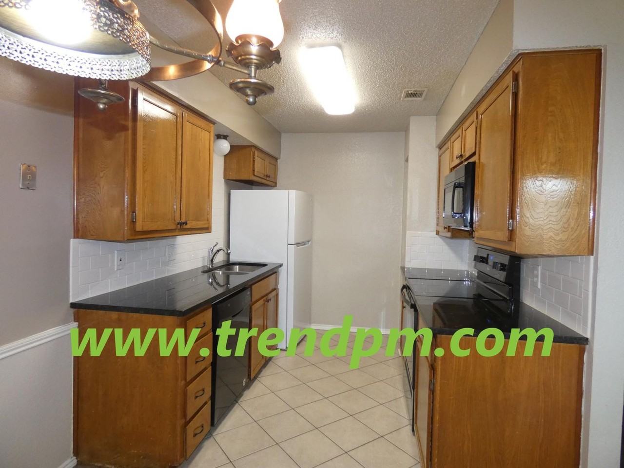 412 Asbury Dr - Photo 5 of 13