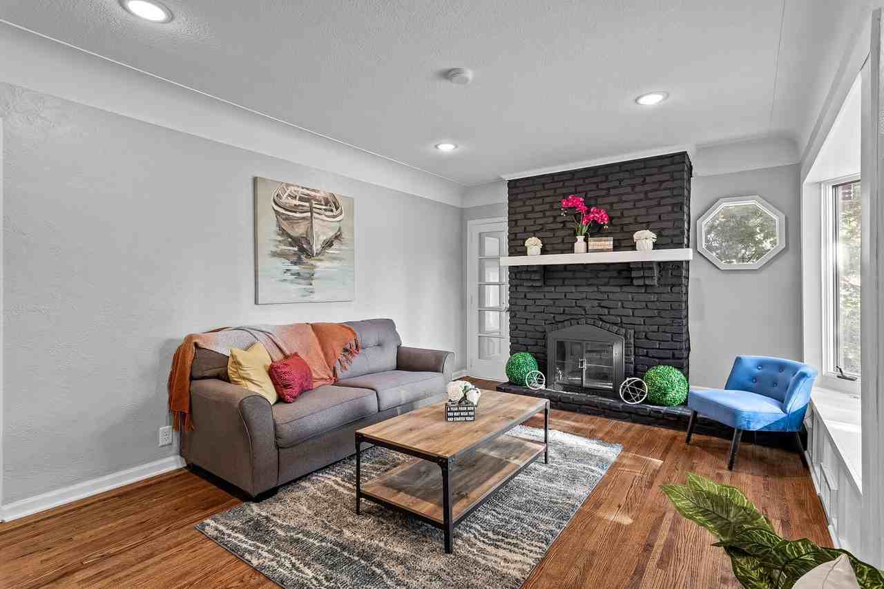 1399 Dodd Rd - Photo 3 of 25