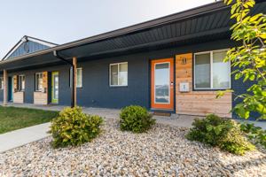 featured image of 6038 W 25th St