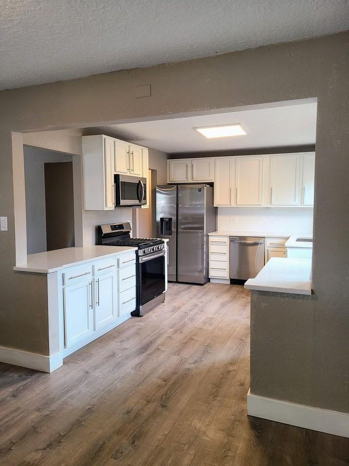 1020 Indiana St Se - Photo 3 of 25