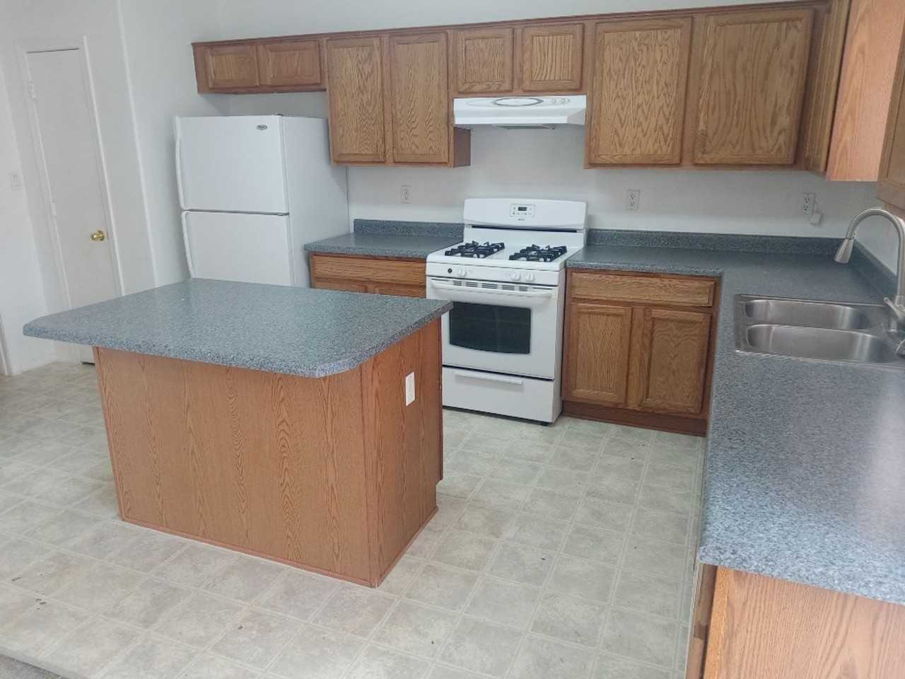 2631 Sarita Ave Nw - Photo 3 of 8