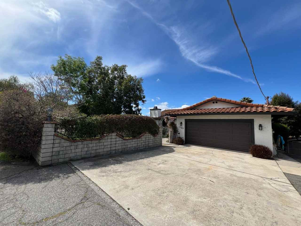 1165 Valencia Dr - Photo 2 of 14