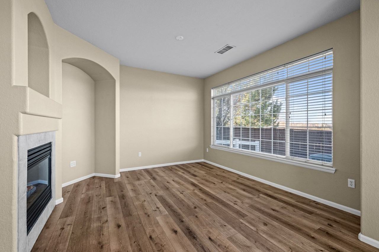 20473 E Quincy Pl - Photo 6 of 33