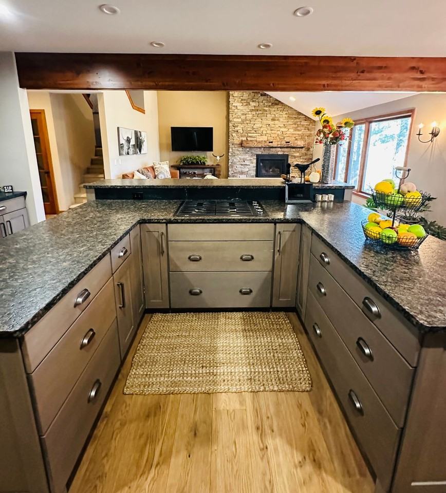 6245 Summit Ct - Photo 2 of 27