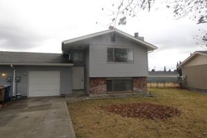 featured image of 6806 N Hamilton St