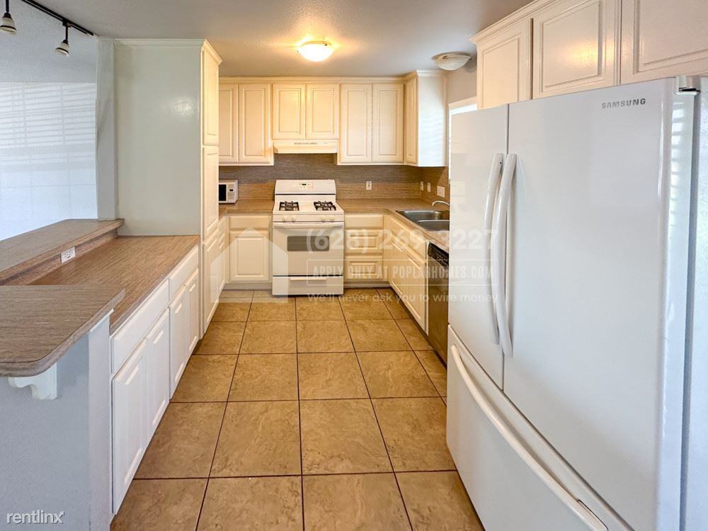 1605 Catherine Ct - Photo 3 of 27