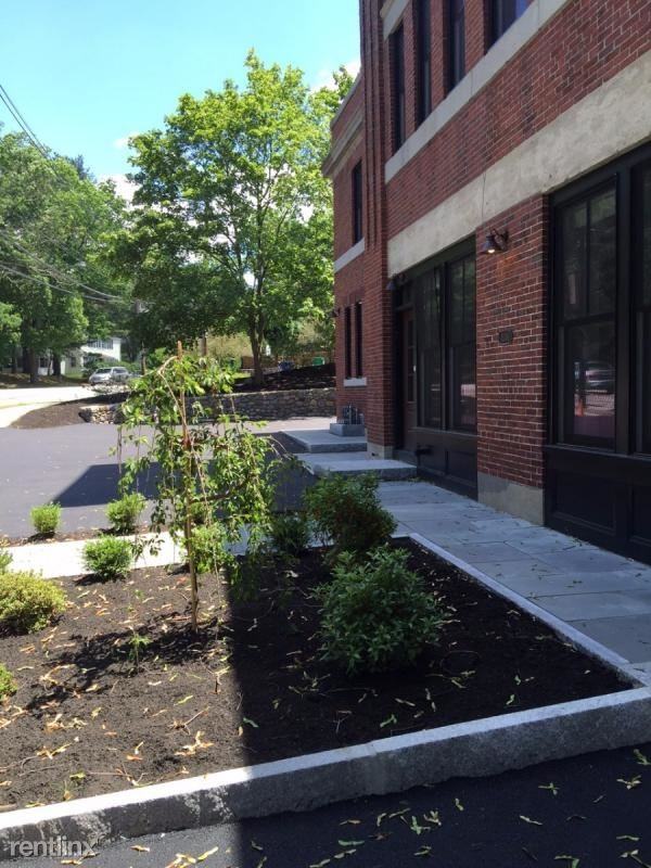 2044 Beacon St. - Photo 3 of 8