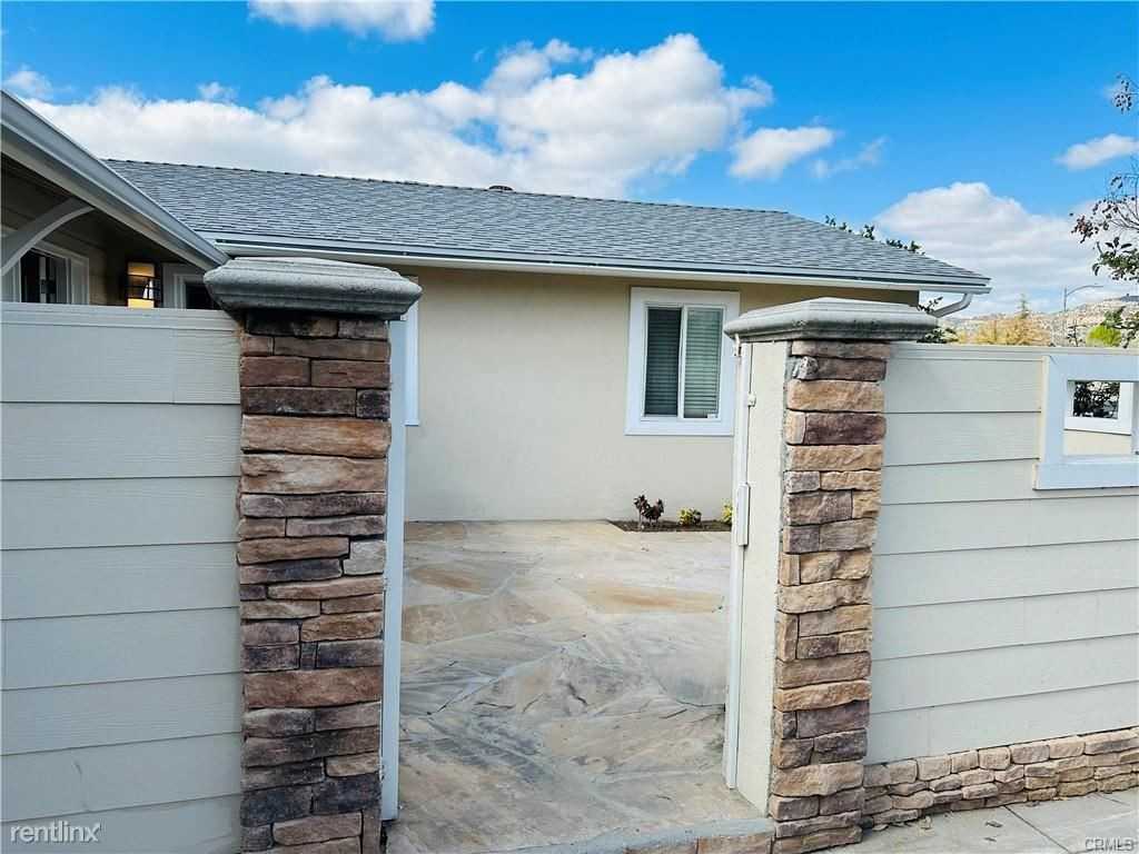 7839 Lena Ave - Photo 2 of 12