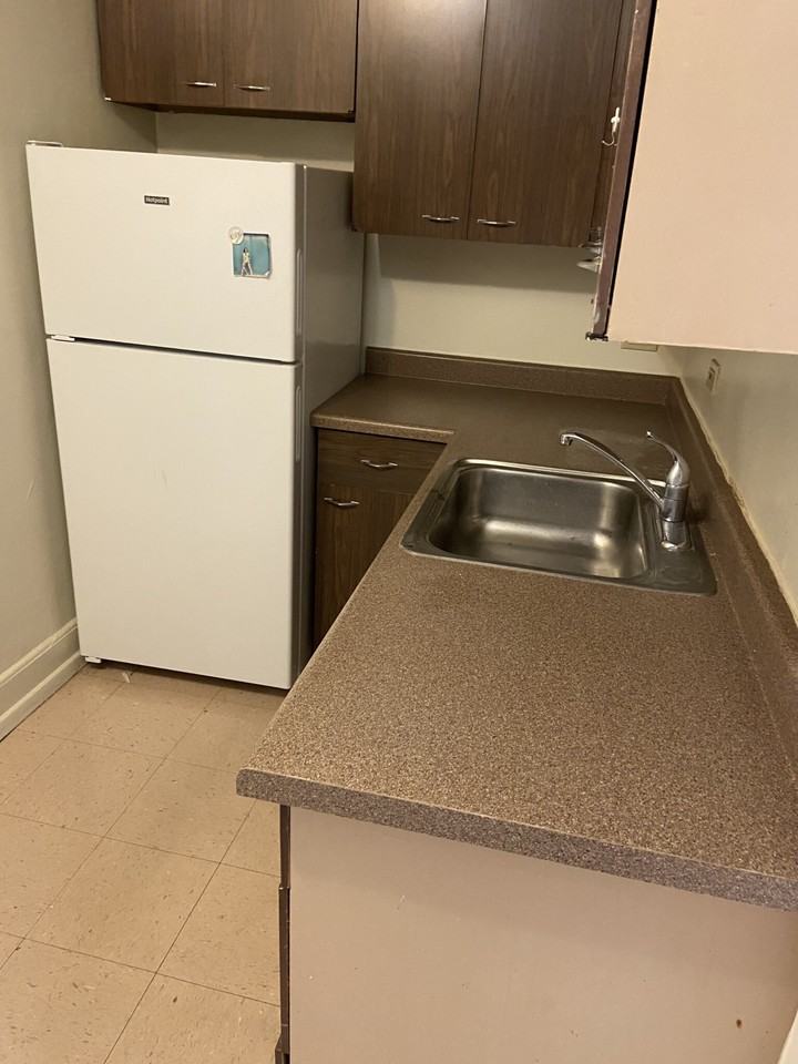 1369 E Hyde Park Blvd #909